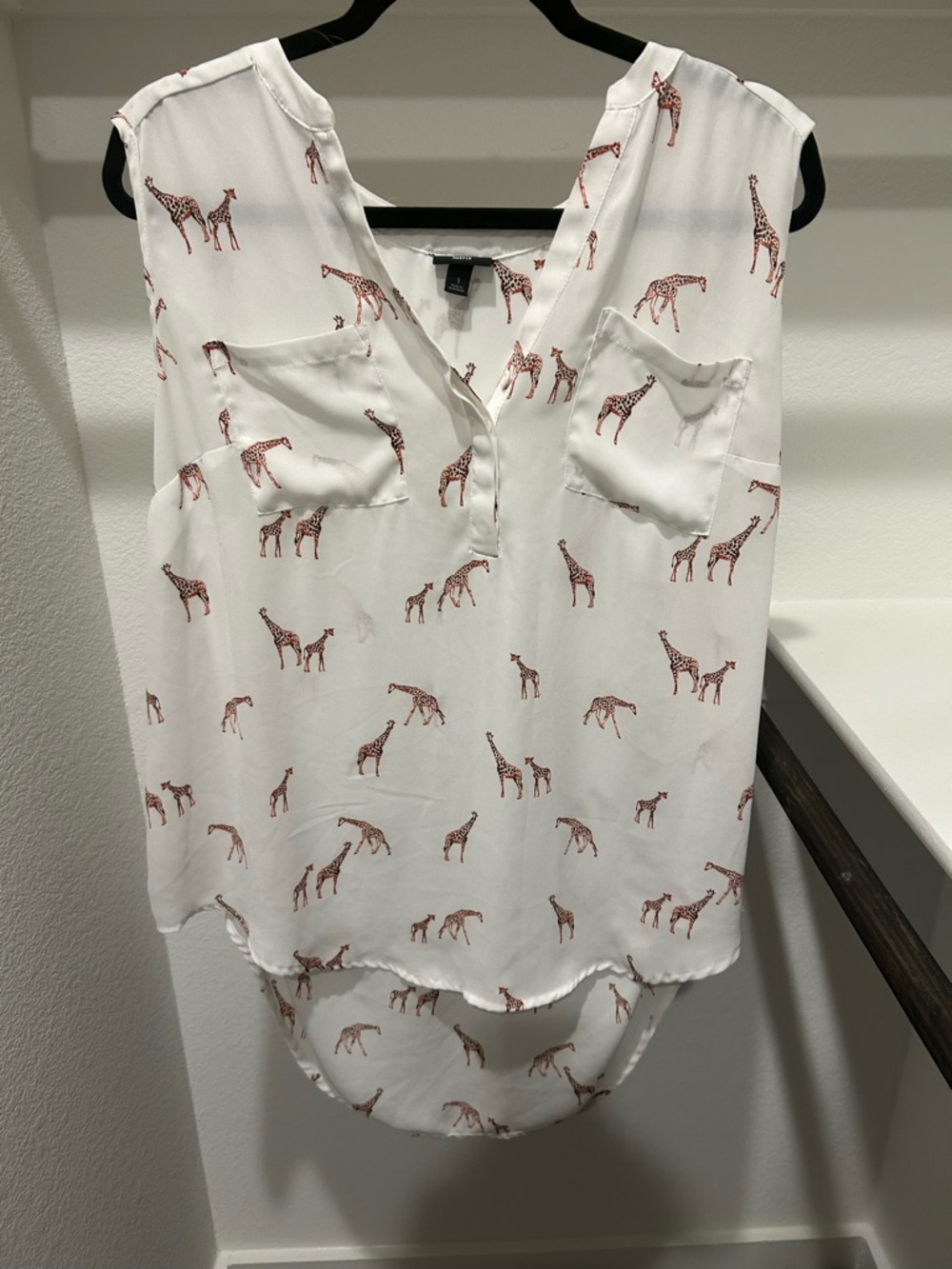 Torrid Sleeveless Blouse Size 1 Giraffe Print Flowy Tank Work Top Plus Size